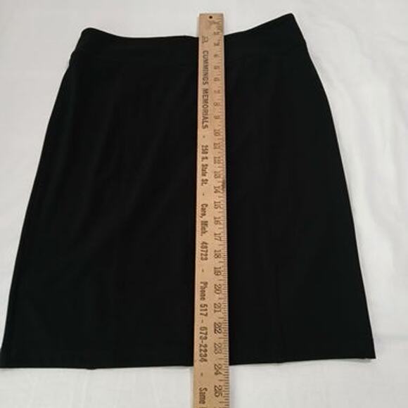 Chico's 0.5 (Us S/6) Black Mini Skirt Easy Care High-Quality Back Kick Pleat - Picture 7 of 9